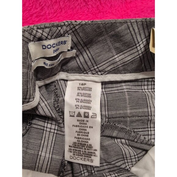 Dockers Petite Women's Plaid Mid Rise Curvy Belted Capri Pants Size 16P NWT - Picture 6 of 8